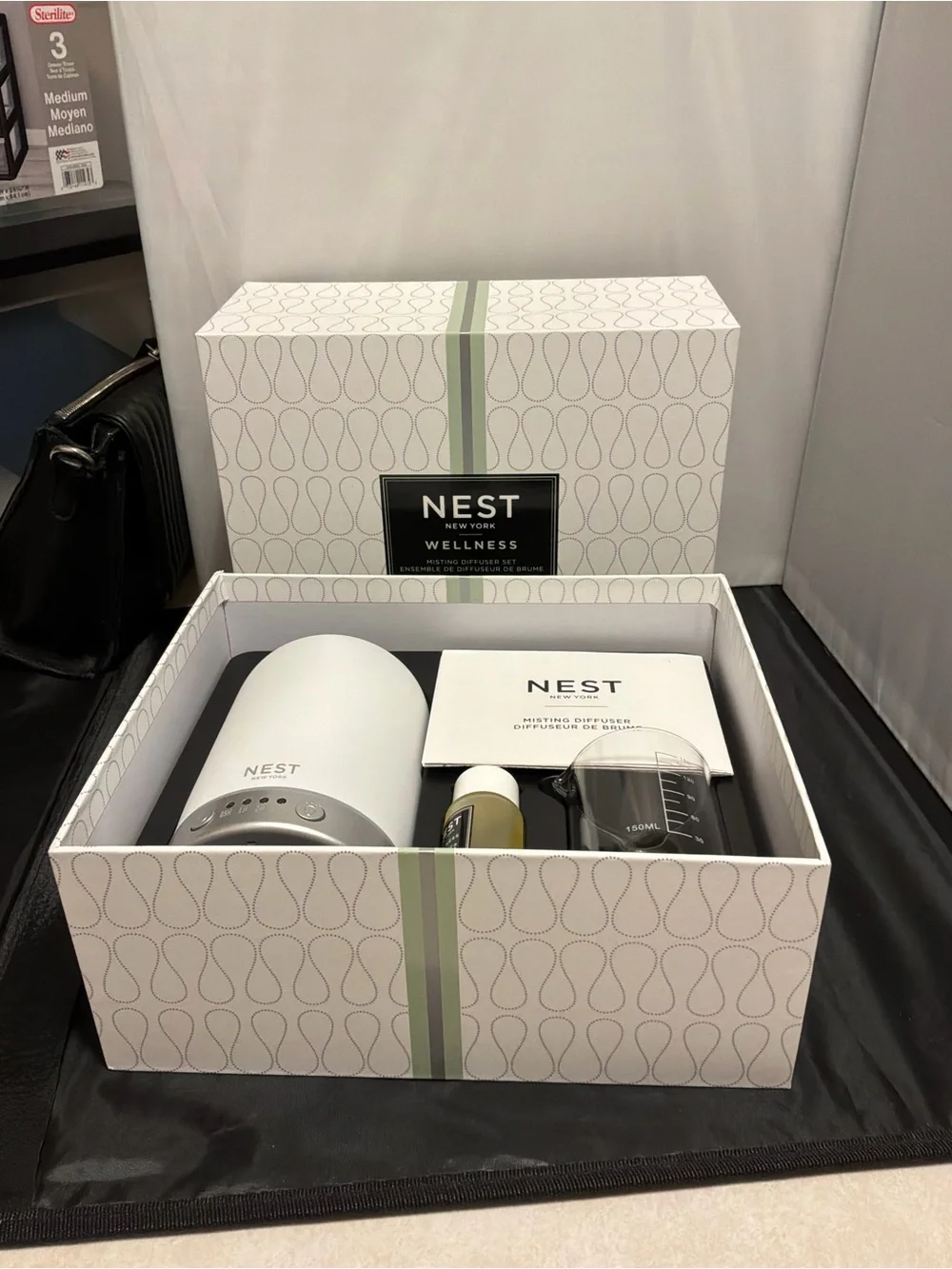 NEST Fragrances White & Silver Wellness Ultrasonic Diffuser Set,NIB